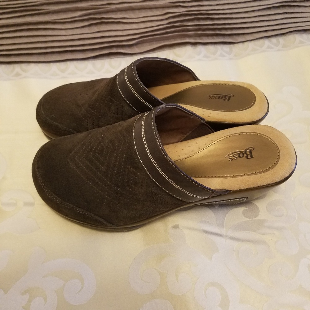 Bass suede and leather mules